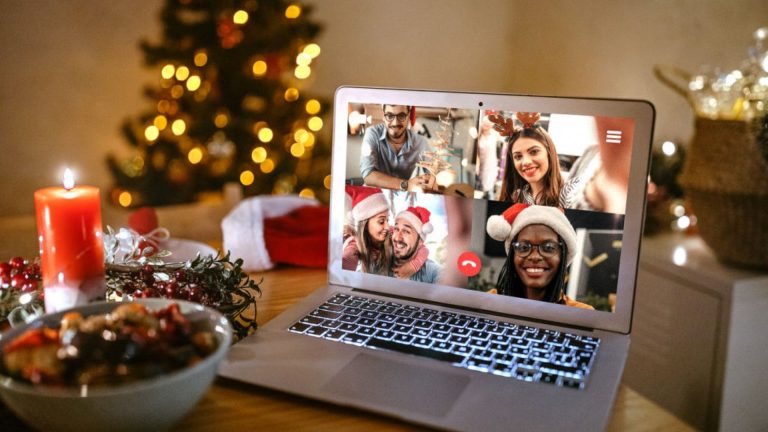 4 Ways You Can Celebrate Christmas While Staying Socially Distanced